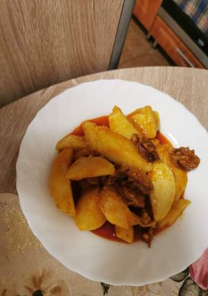 Paprikás krumpli kolbásszal recept fotója
