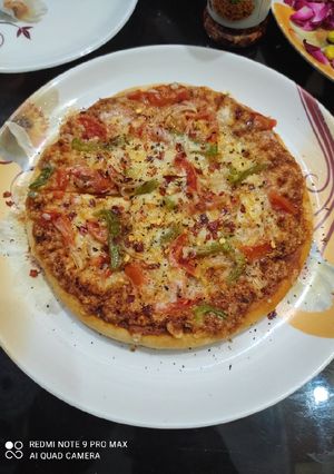 A picture of Vegetable pizza.