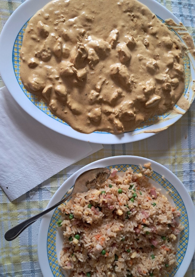 Una foto de Mi receta de pollo al curry con arroz tres delicias