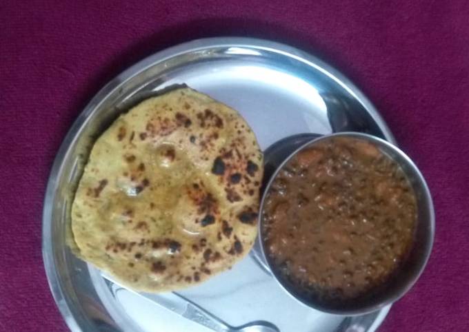 Dal Makhni and Missi Roti