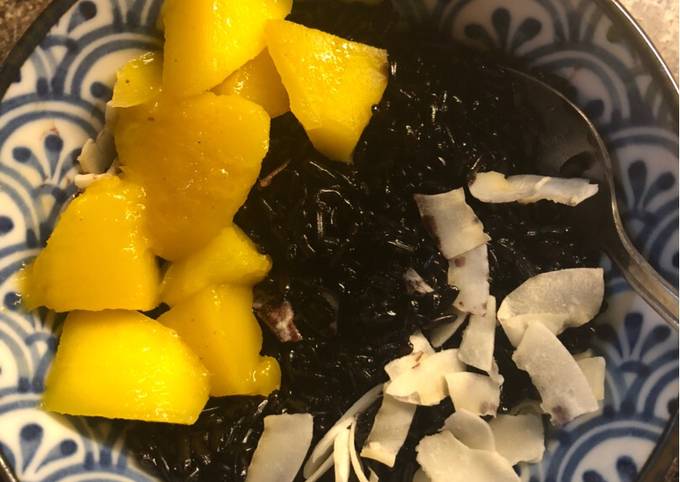 indonesian style coconut black rice pudding with mango vegan recipe main photo