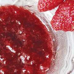 Selai strawberi maknyus 2 bahan (Homemade Strawberry Jam) রেসিপির প্রধান ছবি