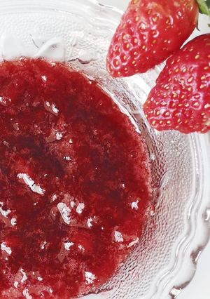Foto resep Selai strawberi maknyus 2 bahan (Homemade Strawberry Jam)
