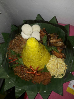Foto resep Tumpeng nasi kuning magic com