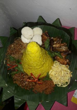 Foto resep Tumpeng nasi kuning magic com