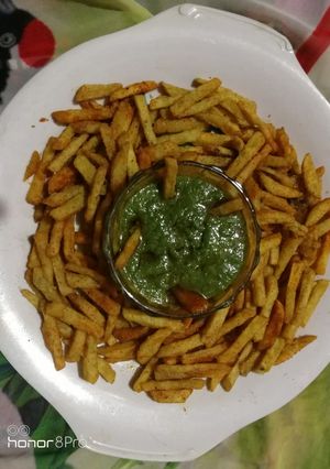 फ्रेंच फ्राइड धनिया की चटनी के साथ रेसिपी मुख्य फोटो