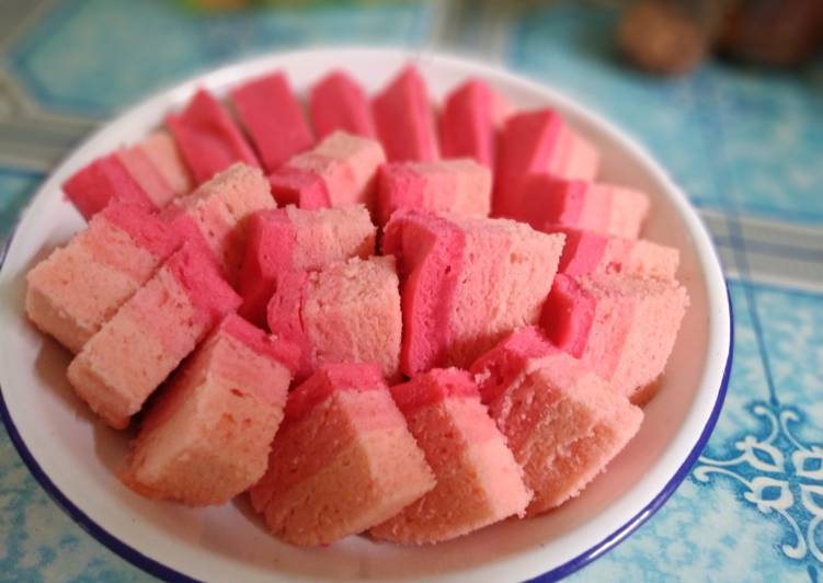 Cara Gampang Membuat Bolu Pinky Ombre cocopandan yang Menggugah Selera