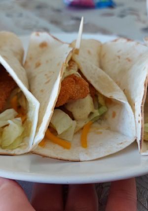 Una foto de Wraps de pollo frito con salsa bigmac casera