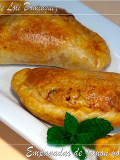 Una foto de Empanadas de jamón york y queso