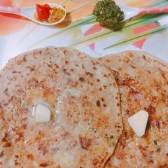A picture of Aloo paratha.