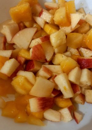 A picture of Apple and mango chat 🍎🥭🍏🍎🥭.