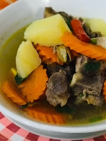 Cara Gampang Membuat Resep Sup tulang sapi yang Bisa Manjain Lidah Anti Ribet, Lezat