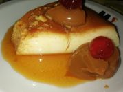 Una foto de flan de naranja