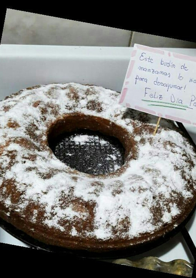 Una foto de Budín de manzanas húmedo