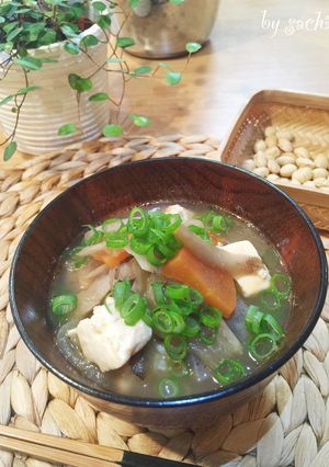 A picture of Warm and Cozy Kenchinjiru with Ginger.