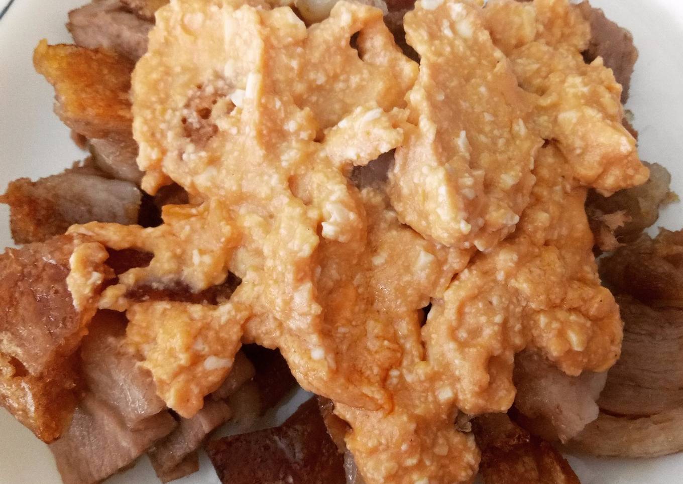 Babi kriuk telur asin