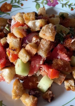A picture of Crunchy Panzanella.