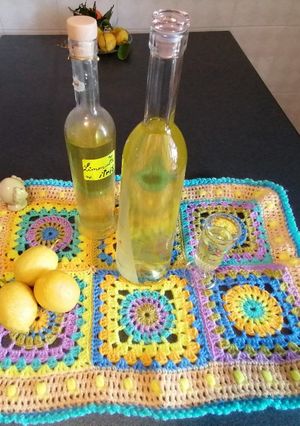 Foto di Limpido limoncello al sapore di Puglia, stile "Ferragni" 🍋🍋🍋