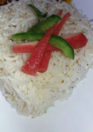 A picture of White paper steamed Rice.