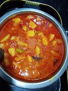भंडारे वाली आलू की सब्जी(Bhandare wali aloo ki sabzi recipe in Hindi) रेसिपी मुख्य फोटो