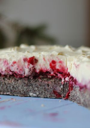 Meggyes-mascarponés máktorta recept fotója