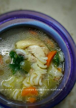 Foto resep Sup ayam fusilli (mpasi arianna 13m / 1th / 1y #menu keluarga)