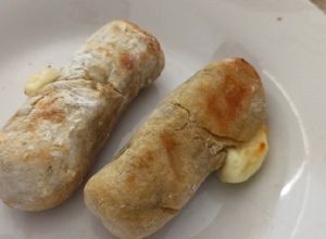 Una foto de Tequeños de plátano con queso sin gluten