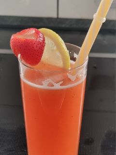O poză a rețetei Limonadă de căpșuni.