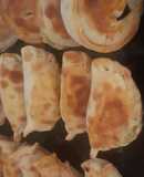 Empanadas varias, de Cebolla y queso, Caprese, de pollo, zanahoria y zapallo(coreano)