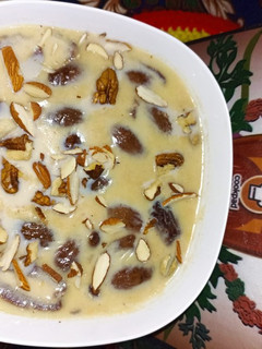 A picture of Creamy dates kheer.