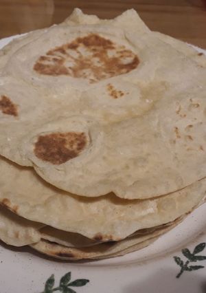 Una foto de Pan de Pita o pan árabe, súper fácil!🧡
