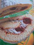 Biskuitrolle mit Mohncreme