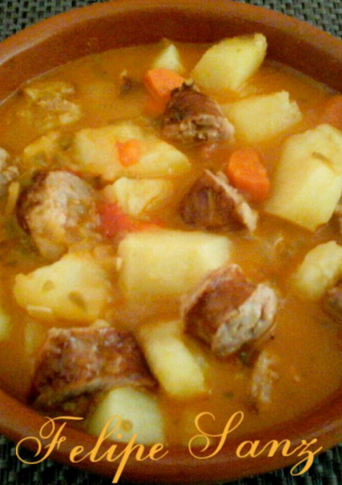 Una foto de Patatas guisadas con chorizo criollo