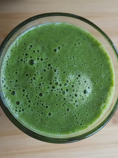 Una foto de Smoothie: manzana - almendras - espinacas