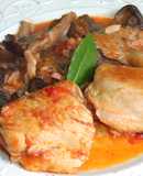 Pollo en salsa de pimientos morrones y setas variados