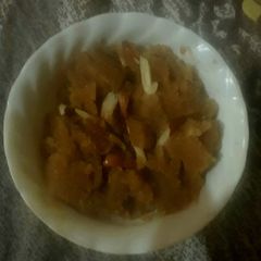 A picture of Suji and besan halwa.