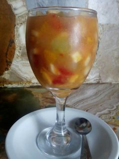 Una foto de Ensalada de frutas🍌🍎🍑🍊🍏🍐🍇