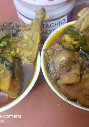 হরিয়ালী চিকেন (Hariyali Chicken recipe in bengali) রেসিপির প্রধান ছবি