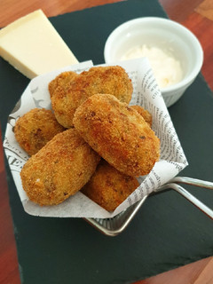 Una foto de Croquetas de berenjena y queso