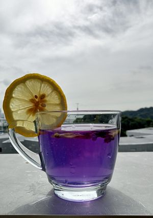 A picture of Butterfly pea flower.