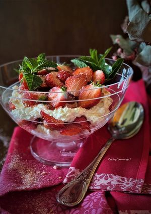 Une photo de Comme un tiramisù aux fraises et à la ricotta