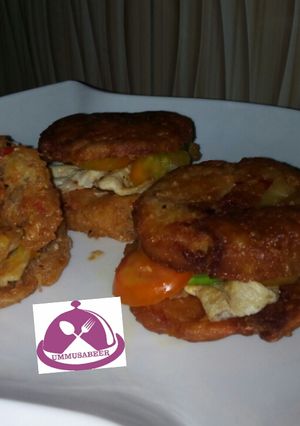 A picture of Yam burger.