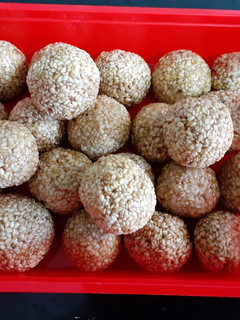 તલ ના લાડુ(Tal na ladoo recipe in Gujarati) રેસીપી મુખ્ય ફોટો