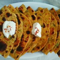 A picture of Dal roti.