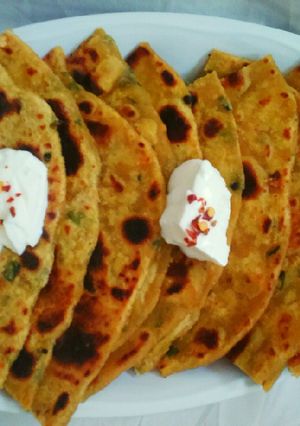 A picture of Dal roti.