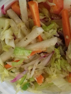 Una foto de Ensalada de cuaresma campesina para acompañar filete de pescado empanizado