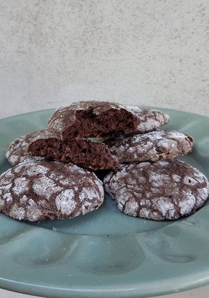 Una foto de Cookies de chocolate craqueladas by vicky