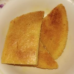 A picture of Gluten free crispy cake rusk.