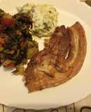 Broccoli &spinach salad with fried pork