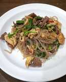 ผัดกระเพรา,ริบอาย,เส้นบุกสาหร่าย,ไข่เจียว - คีโต